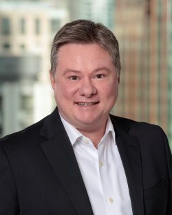 professional headshot of Ronnie Henderson